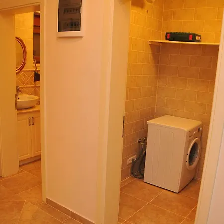 Arman Apartment *